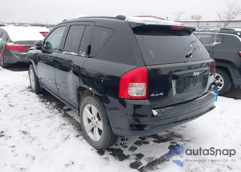 2013 Jeep Compass Latitude z USA, uszkodzony, nr VIN 1C4NJDEB8DD158444